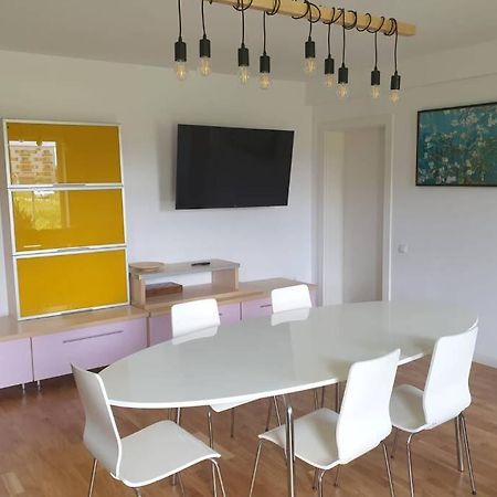 Garden Leisure Apartments Braşov Esterno foto